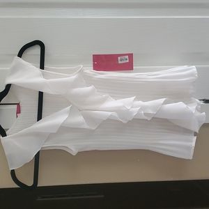 Beautiful white blouse with ruffle detail